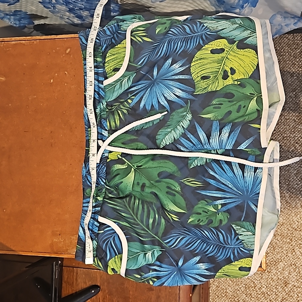 g and pl board shorts tropical leaf color size large